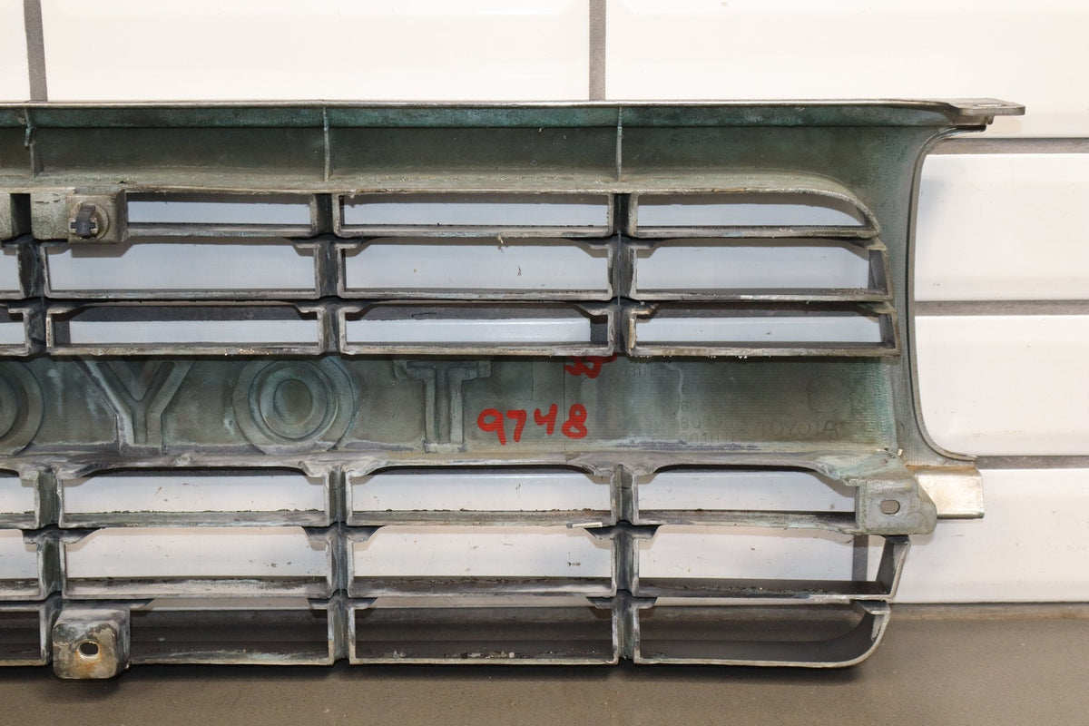 1991-1995 Toyota Land Cruiser Grille 5311160100 OEM