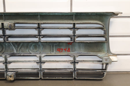 1991-1995 Toyota Land Cruiser Grille 5311160100 OEM