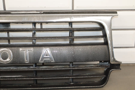 1991-1995 Toyota Land Cruiser Grille 5311160100 OEM