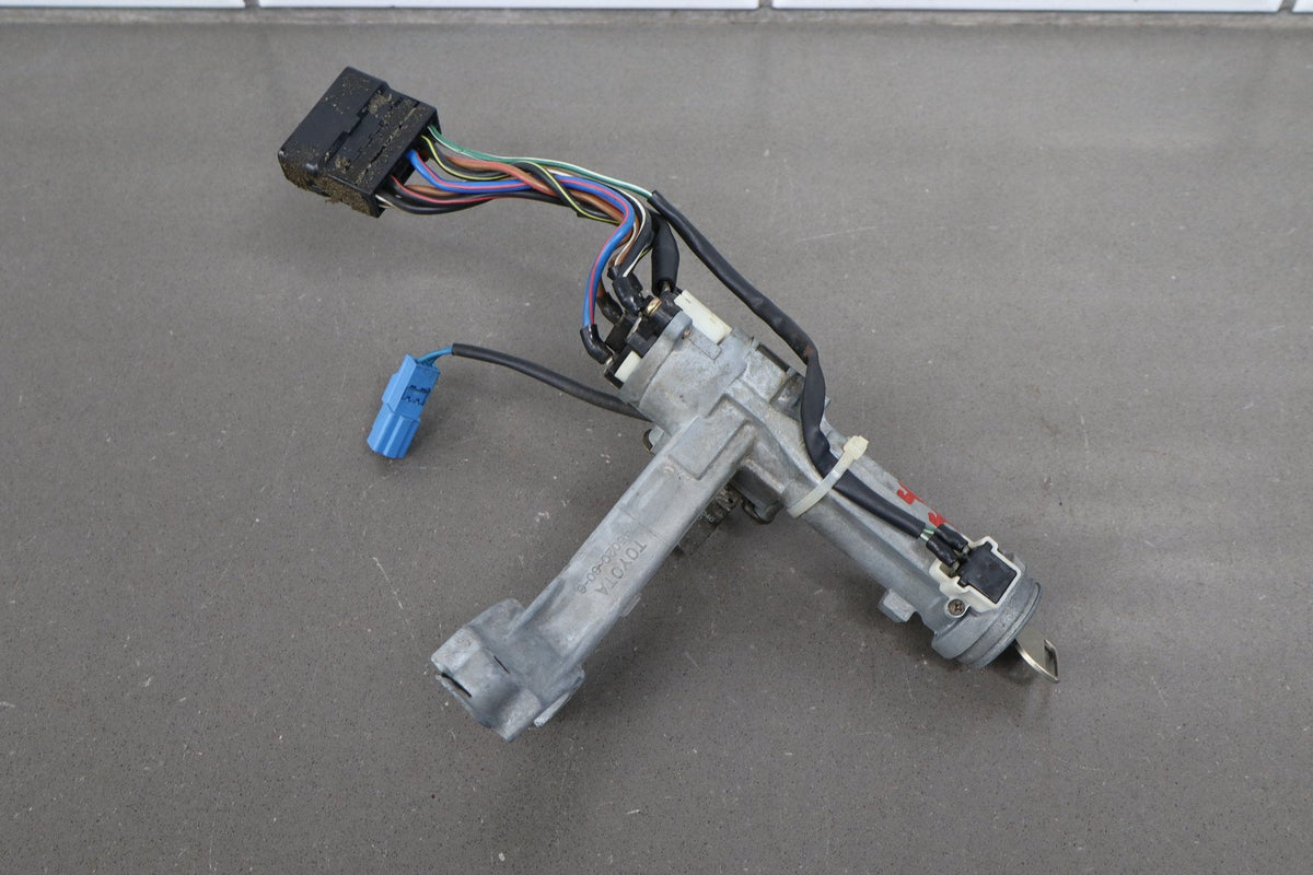 1991-1995 Toyota Land Cruiser Ignition Switch W/ Key 8445060180 OEM