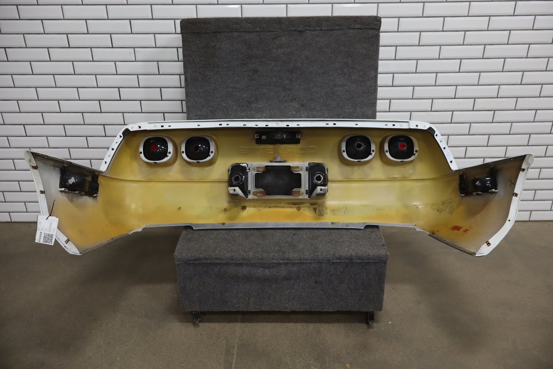 1991-1996 C4 Corvette Base Model OEM Rear Bumper W/Lights Finish Panel Artic White