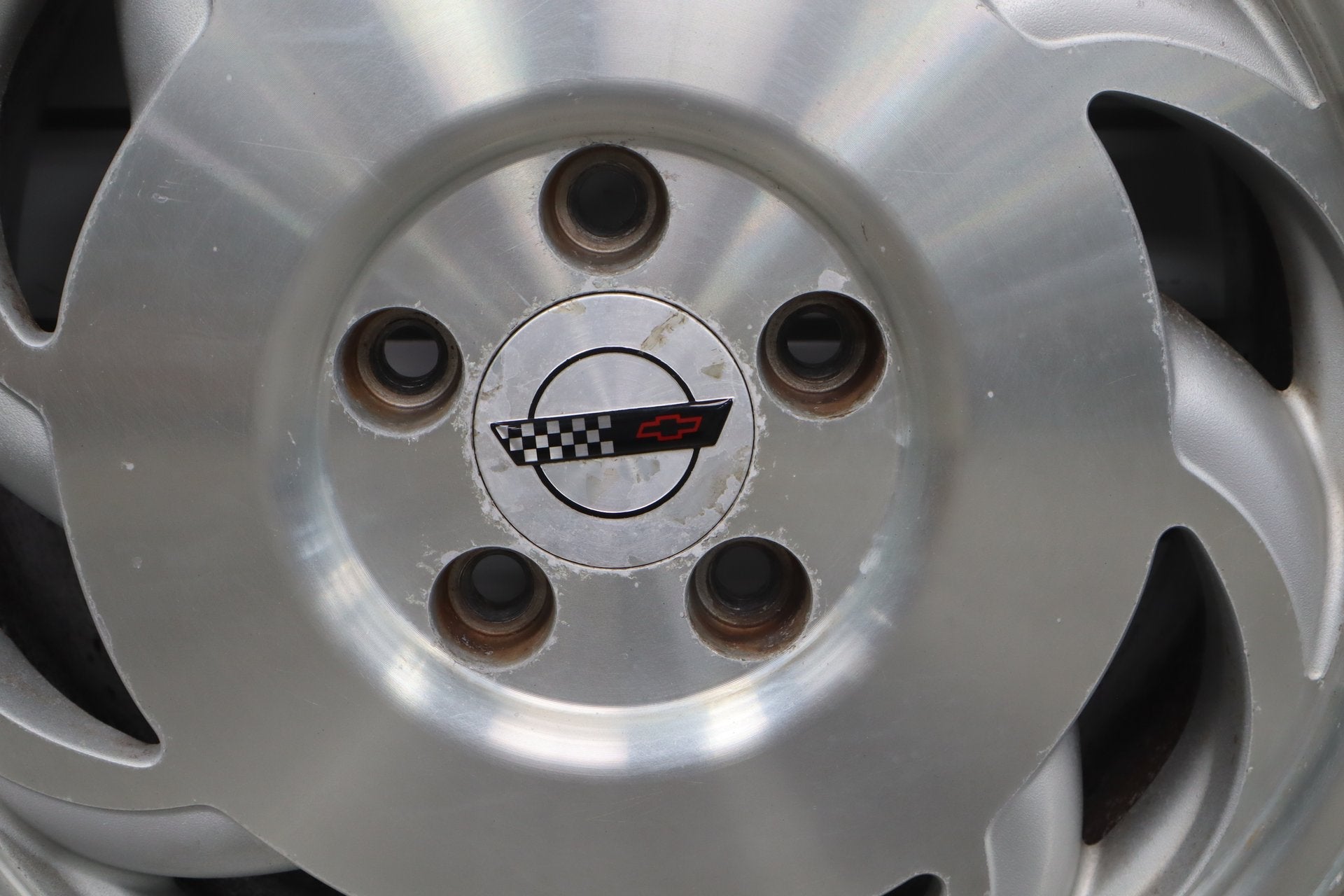 1991-1996 C4 Corvette Single (1) Left Front 17x8.5 Directional Blade Wheel