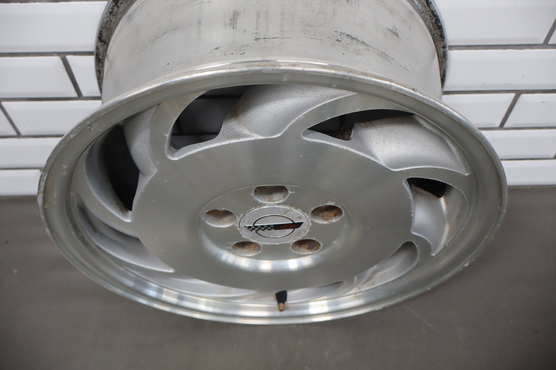 1991-1996 C4 Corvette Single (1) Left Front 17x8.5 Directional Blade Wheel