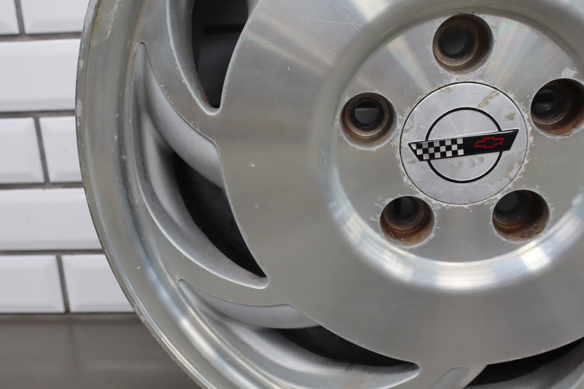 1991-1996 C4 Corvette Single (1) Left Front 17x8.5 Directional Blade Wheel