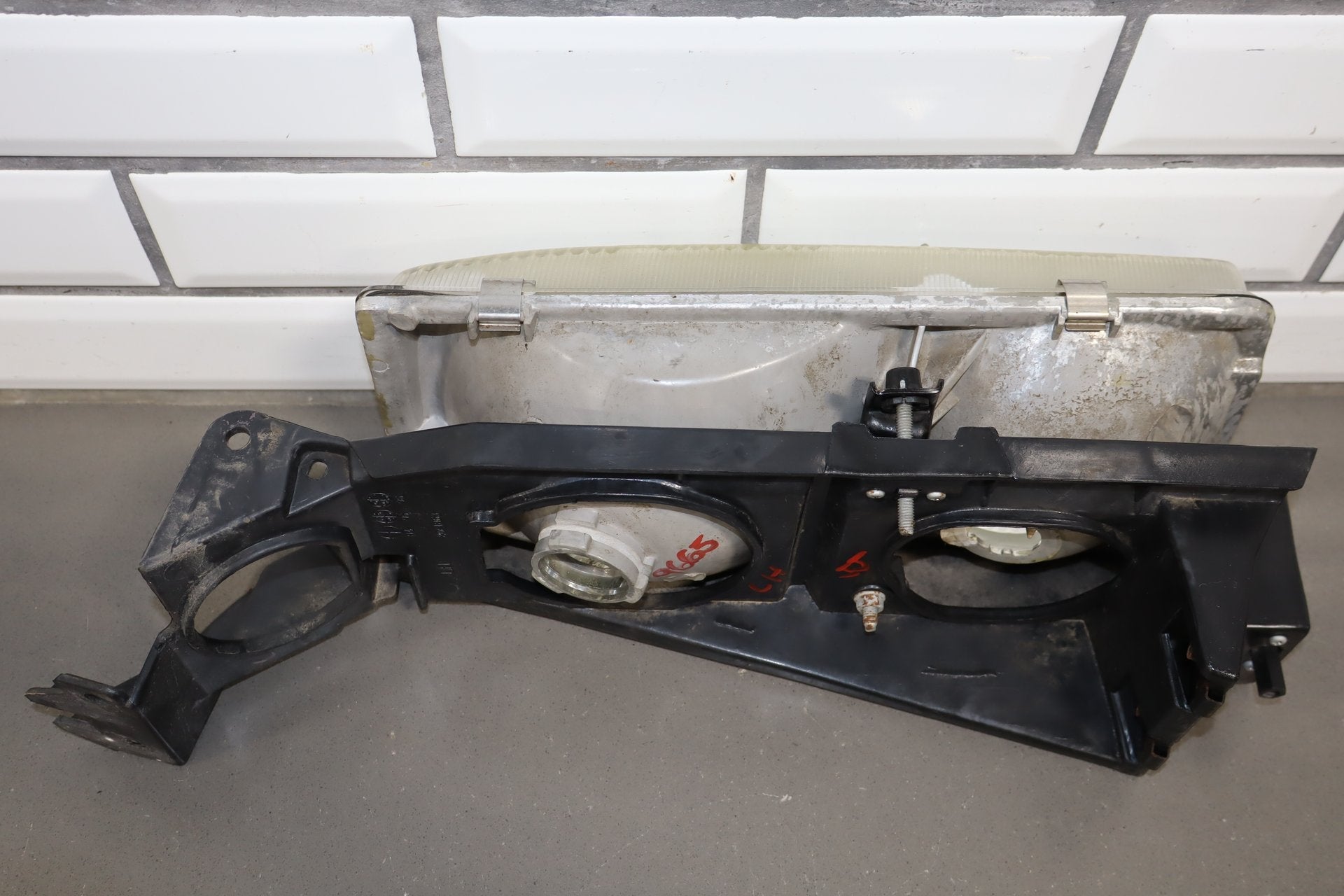 1991-1996 Chevrolet Caprice Impala SS Left Headlamp W/ Turn Signal Lamp