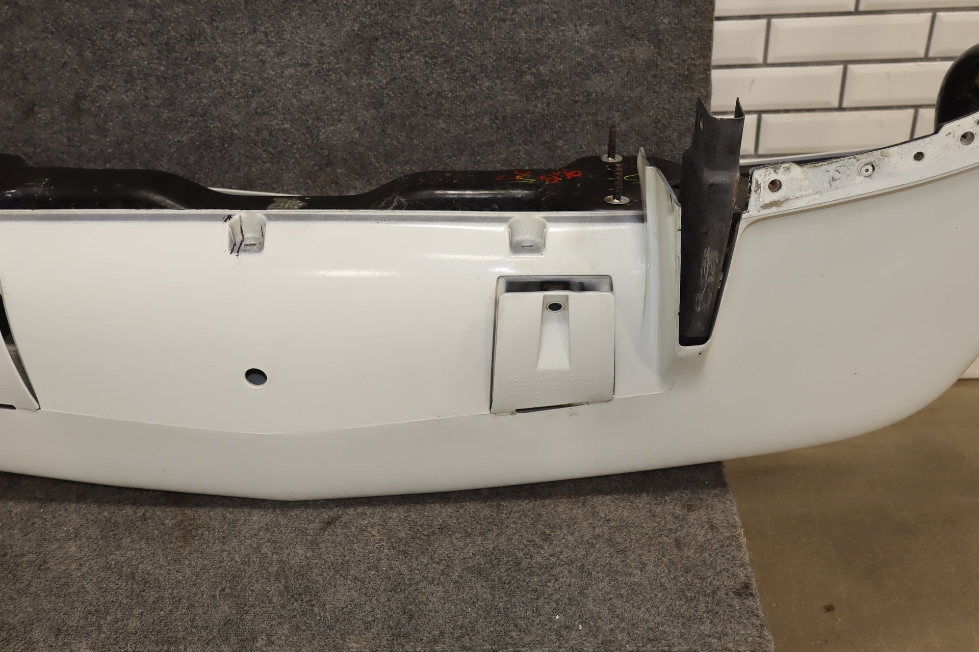 1991-1996 Chevrolet Corvette C4- Front Bumper W/ Lamps Artic White 10