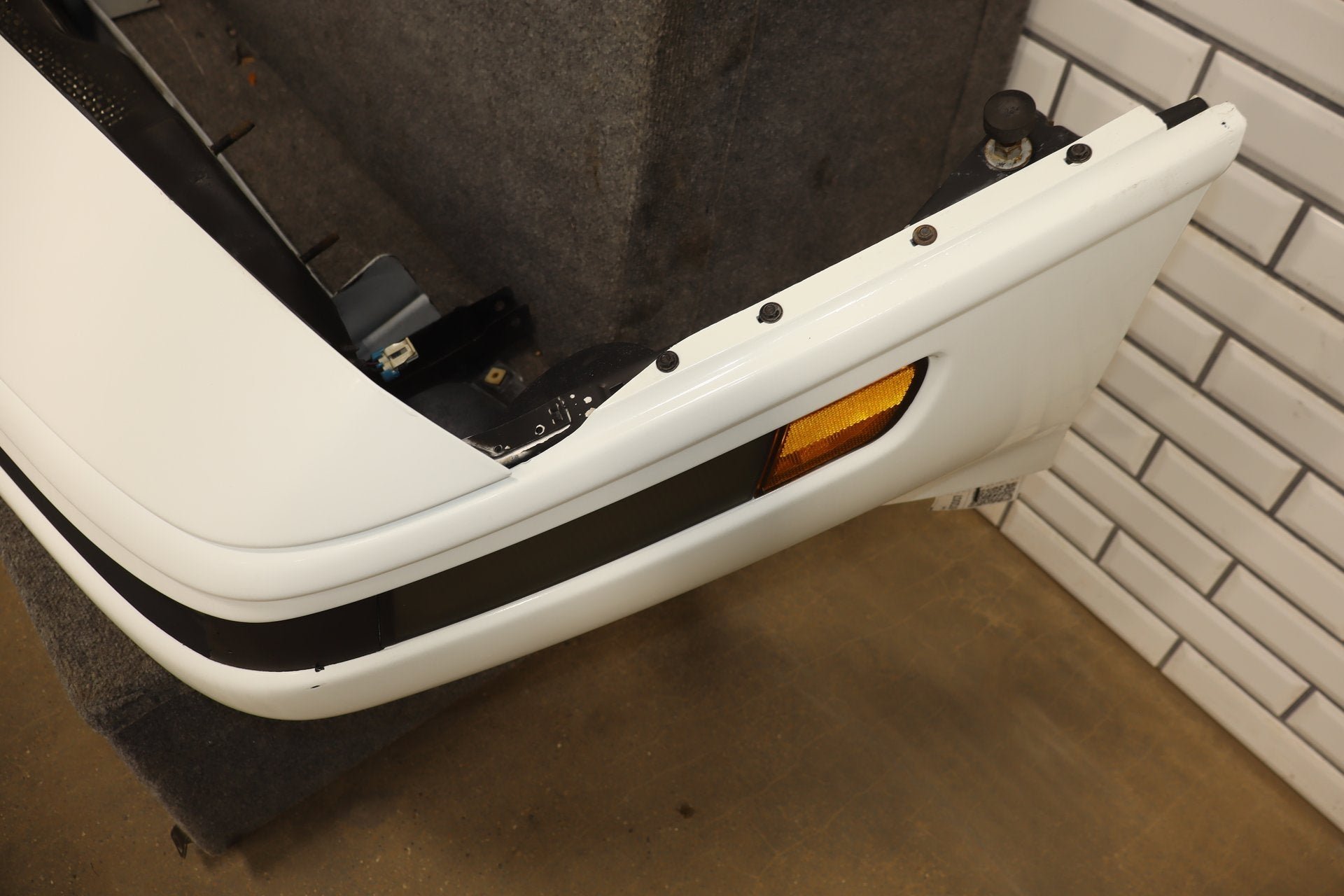 1991-1996 Chevrolet Corvette C4- Front Bumper W/ Lamps Artic White 10