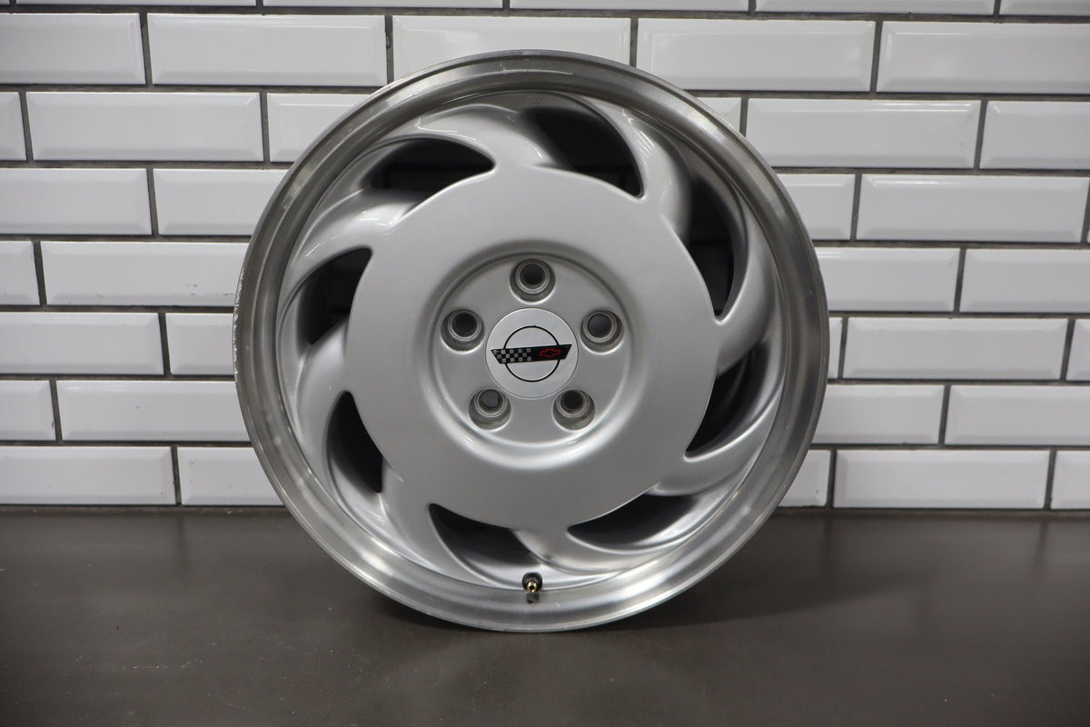 1991-1996 Chevrolet Corvette C4 Right 17x9.5" Directional Sawblade Wheel