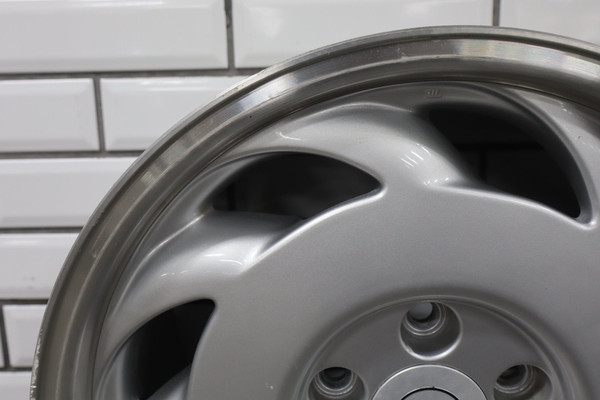 1991-1996 Chevrolet Corvette C4 Right 17x9.5" Directional Sawblade Wheel