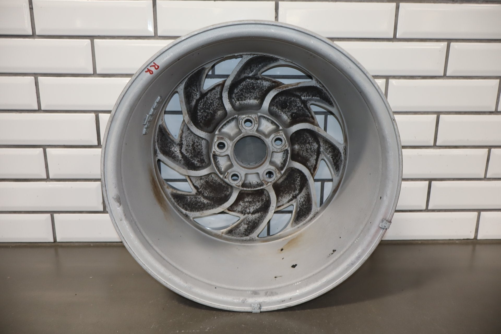 1991-1996 Chevrolet Corvette C4 Right 17x9.5" Directional Sawblade Wheel