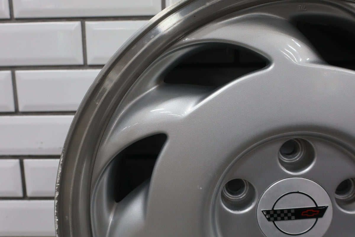 1991-1996 Chevrolet Corvette C4 Right 17x9.5" Directional Sawblade Wheel