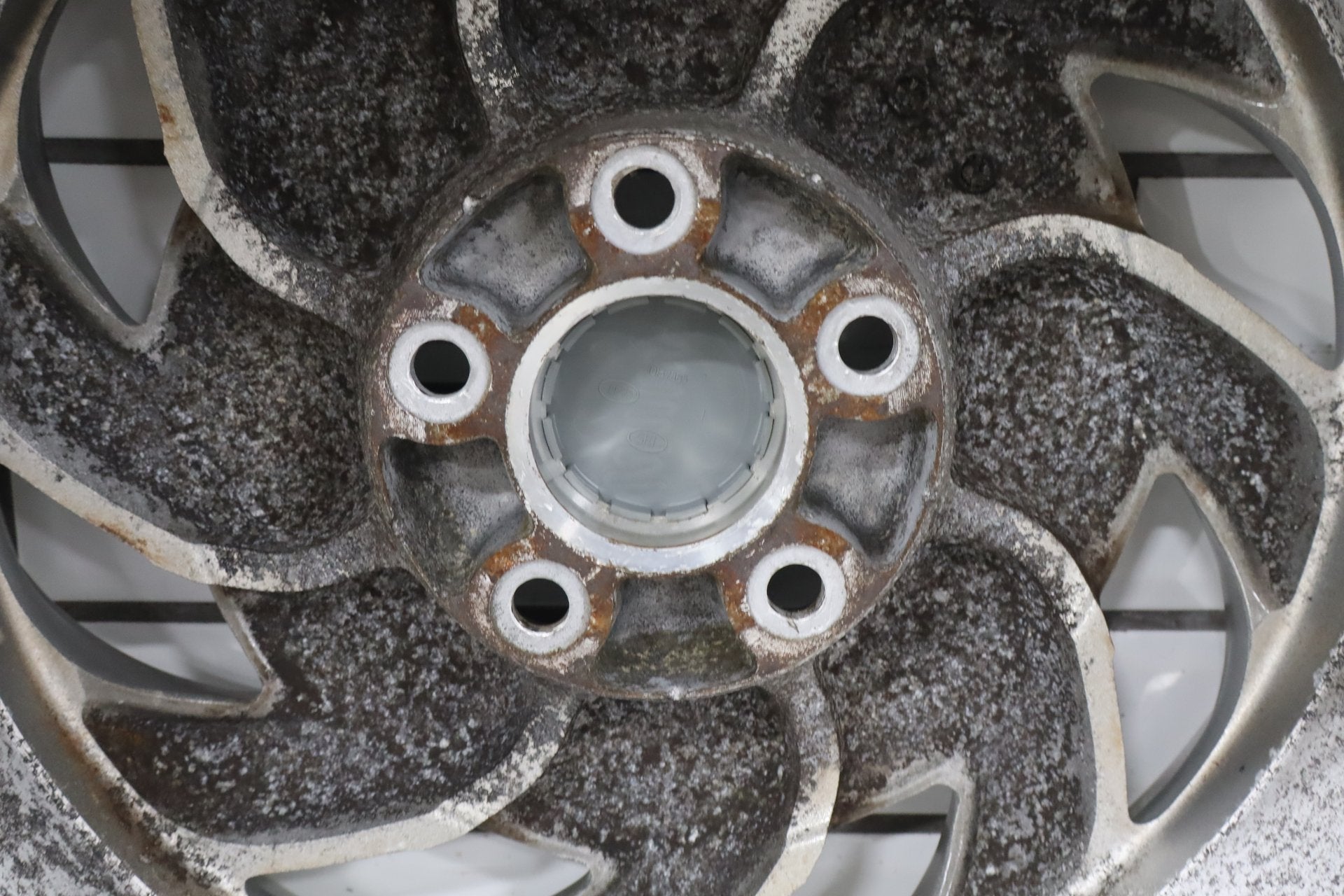 1991-1996 Chevrolet Corvette C4 Right Rear 17x9.5" Directional Sawblade Wheel