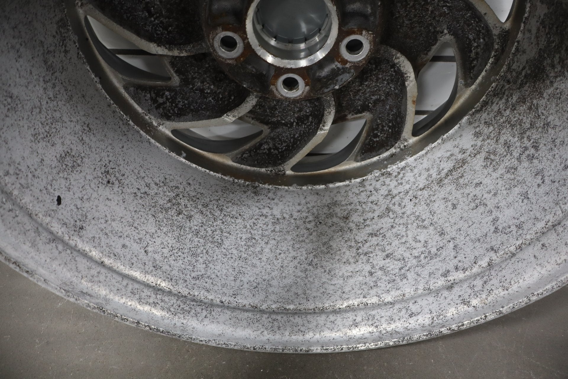 1991-1996 Chevrolet Corvette C4 Right Rear 17x9.5" Directional Sawblade Wheel