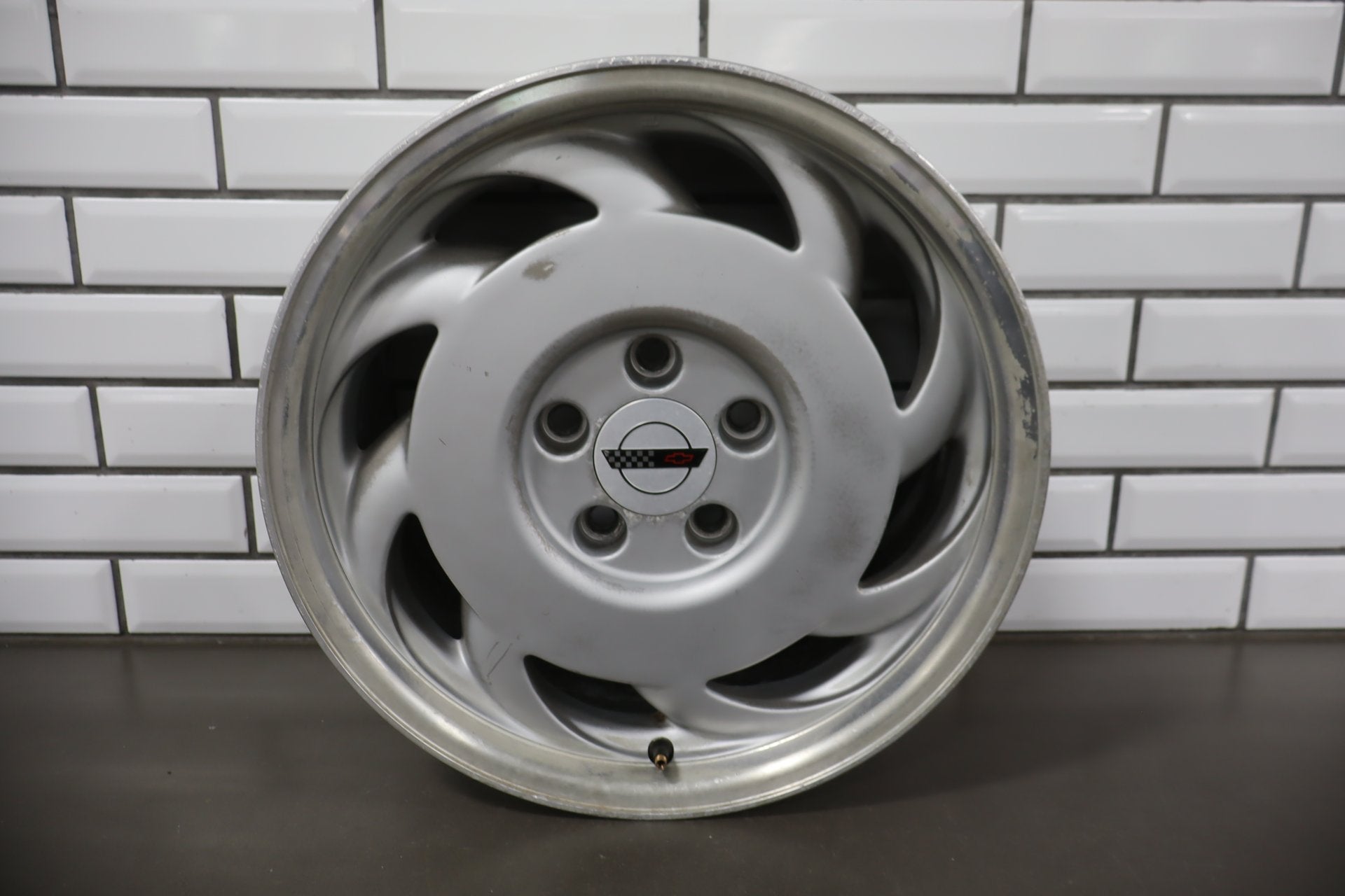 1991-1996 Chevrolet Corvette C4 Right Rear 17x9.5" Directional Sawblade Wheel