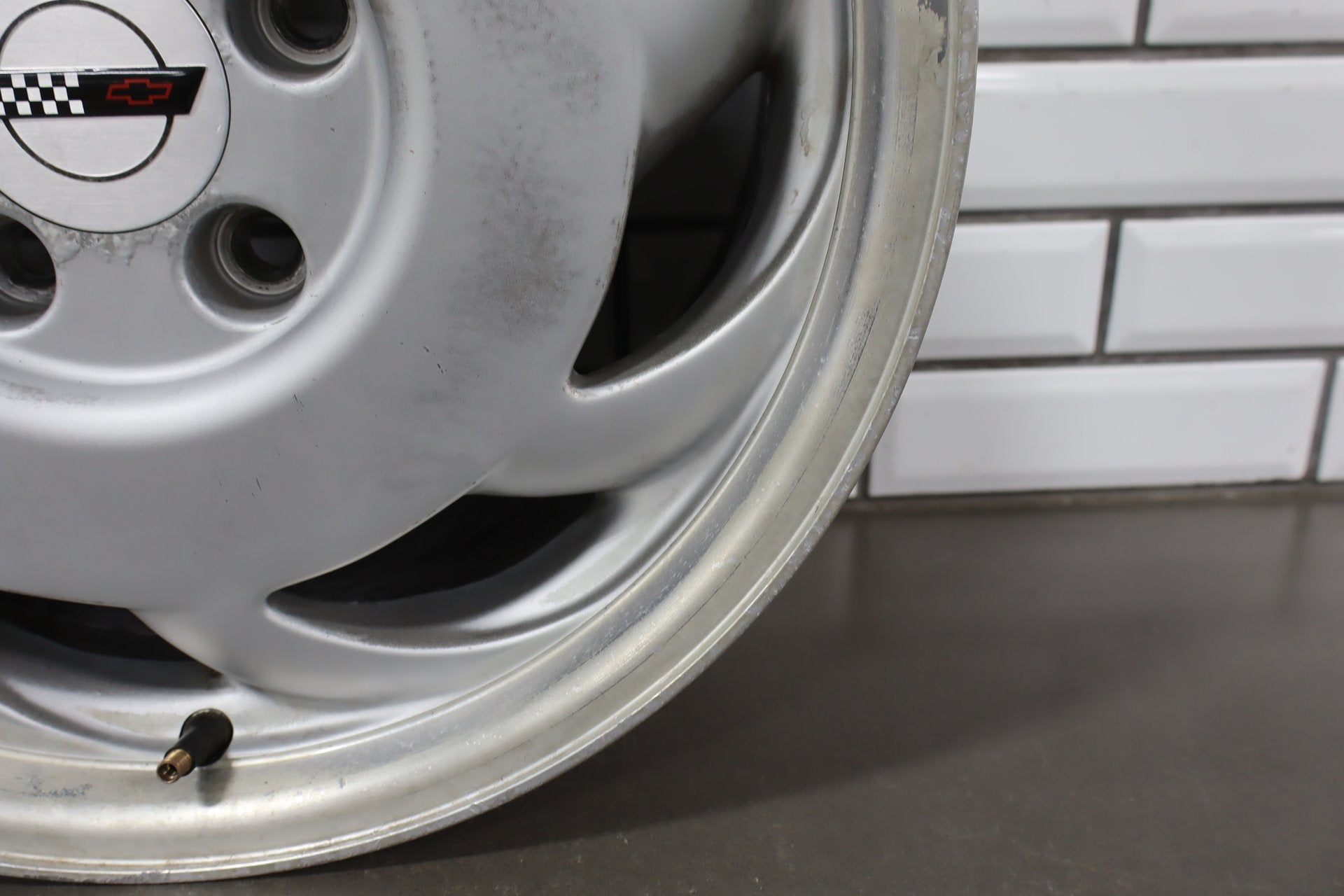 1991-1996 Chevrolet Corvette C4 Right Rear 17x9.5" Directional Sawblade Wheel