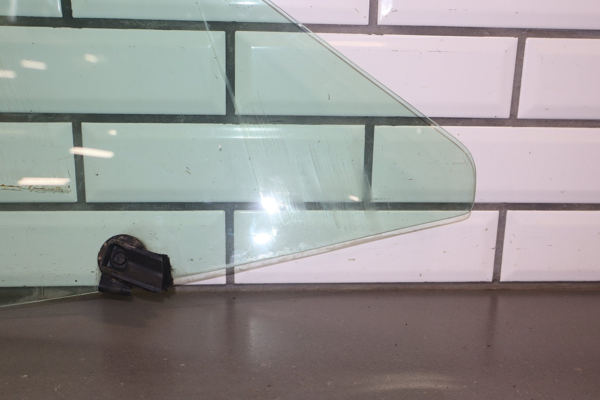 1991-1996 Chevrolet Corvette Left Front Door Window 10267190 OEM