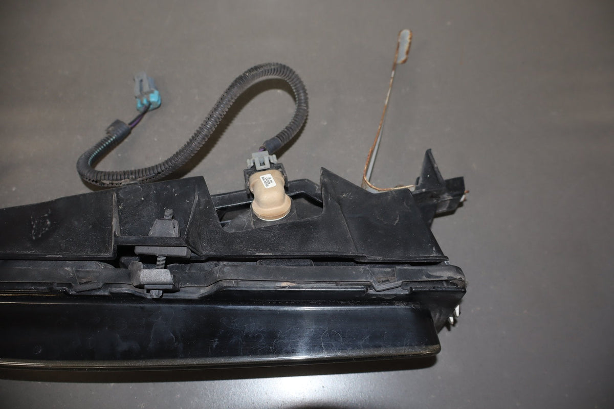 1991-1996 Chevrolet Corvette Left Front Lamp 05976668 OEM