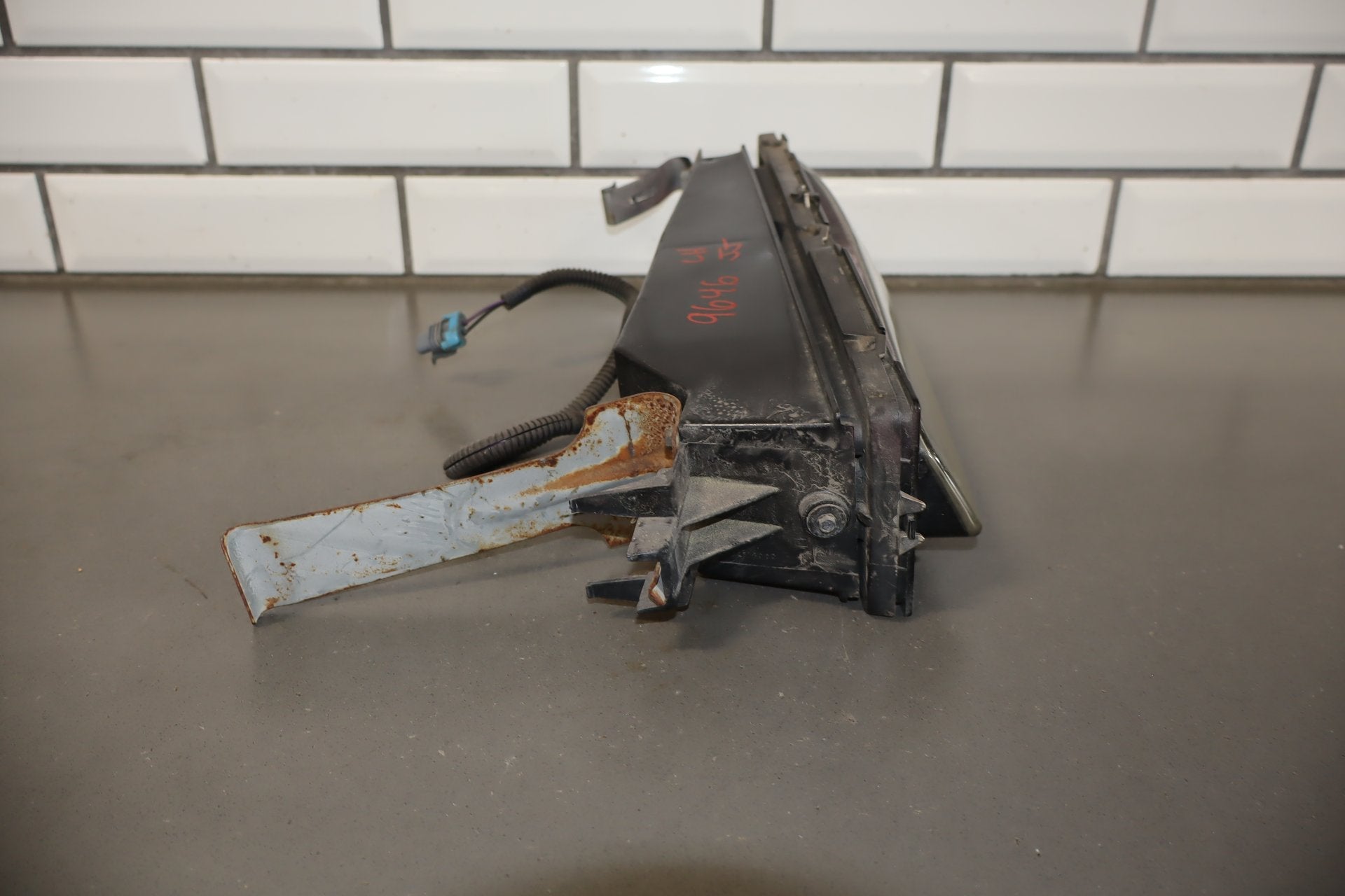 1991-1996 Chevrolet Corvette Left Front Lamp 05976668 OEM
