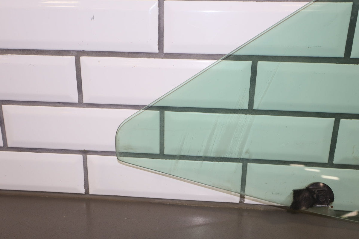 1991-1996 Chevrolet Corvette Right Front Door Window 10267190