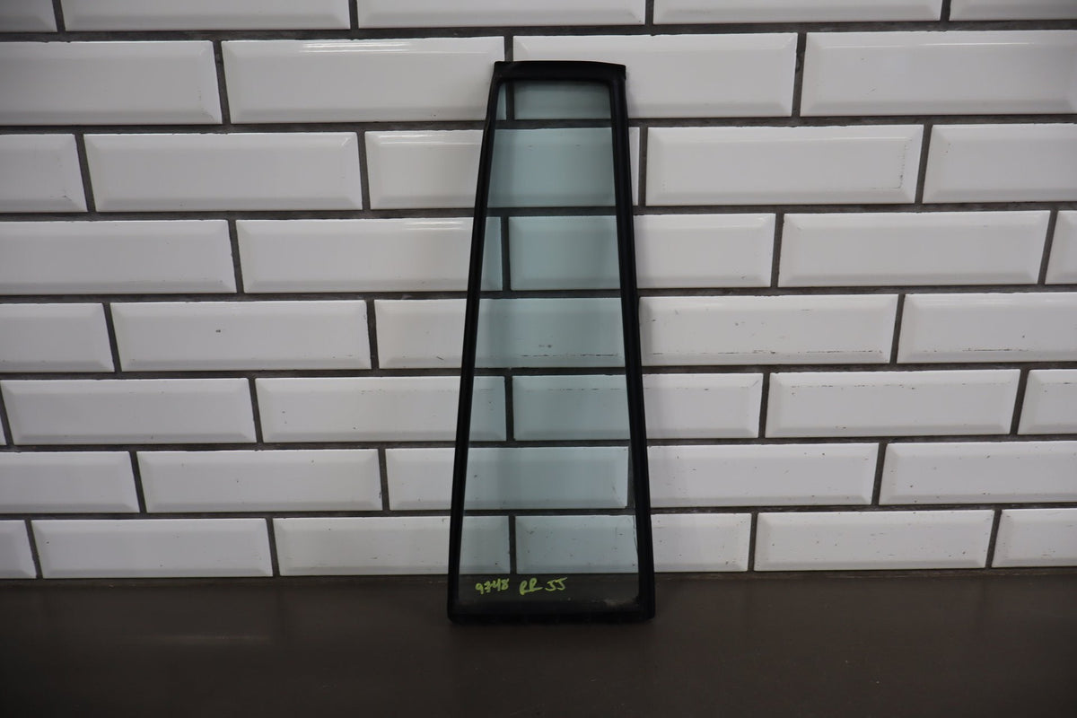 1991-1996 Toyota Land Cruiser Clear Right Rear Vent Window 6812360020 OEM