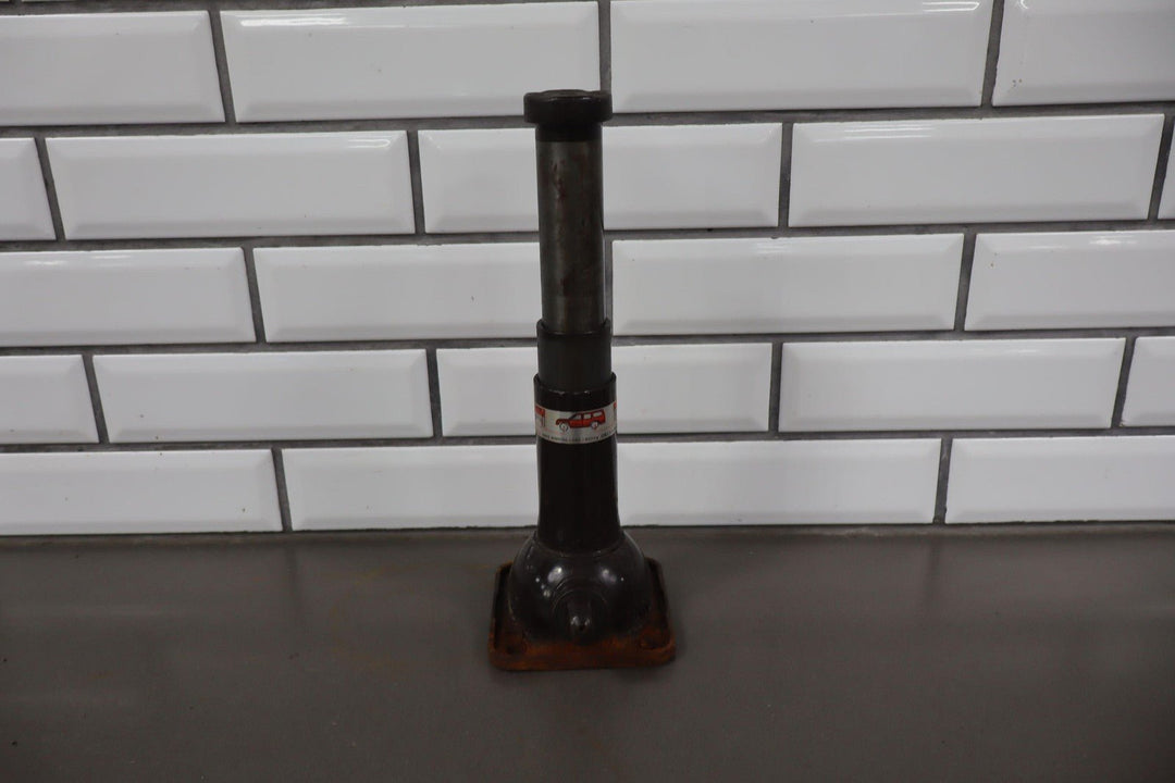 1991 - 1997 Toyota Land Cruiser Emergency Spare Bottle Jack W/Tools