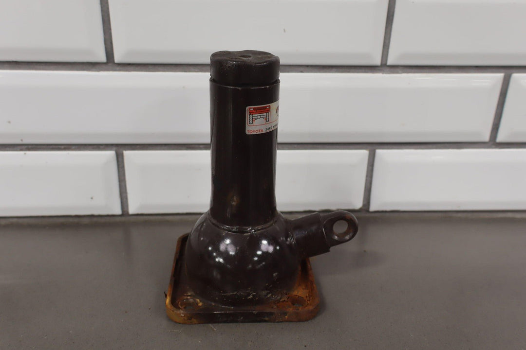 1991 - 1997 Toyota Land Cruiser Emergency Spare Bottle Jack W/Tools