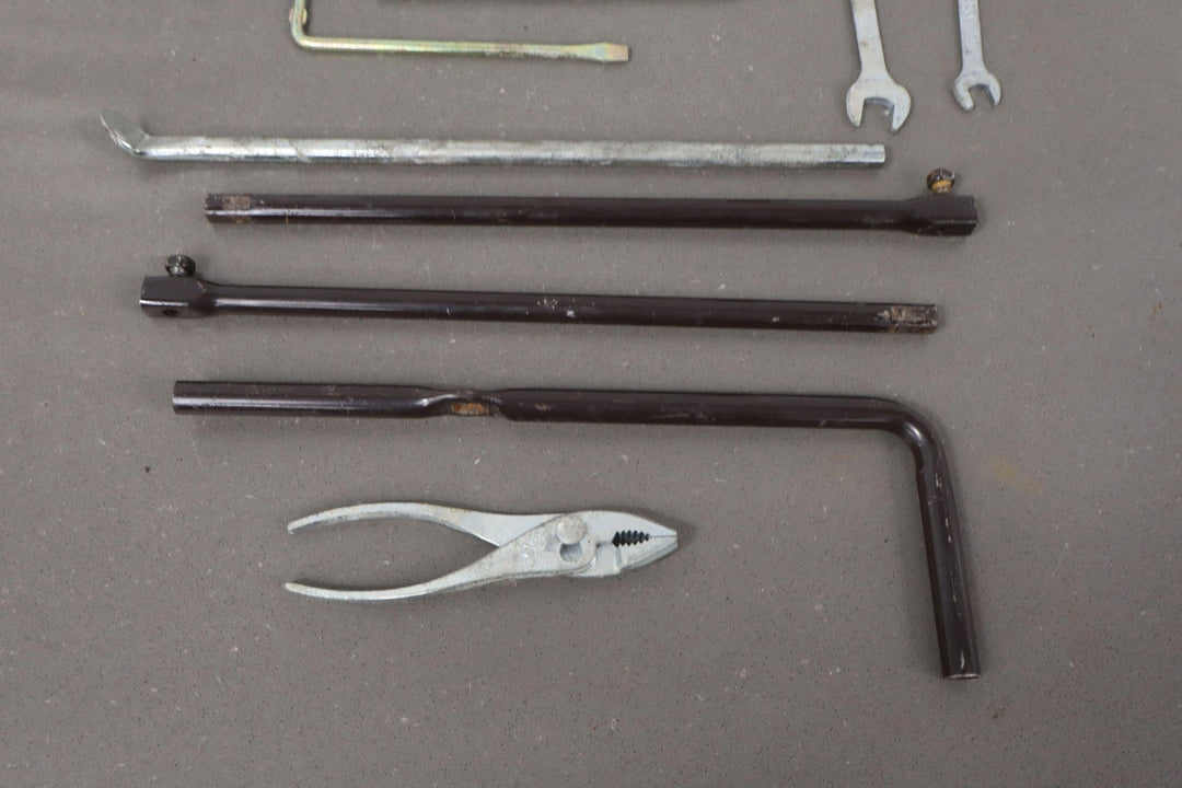 1991 - 1997 Toyota Land Cruiser Emergency Spare Bottle Jack W/Tools