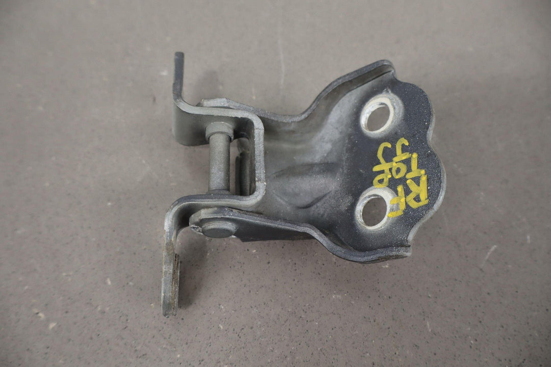 1991 - 1997 Toyota Land Cruiser FJ80 Front Right Upper & Lower Door Hinges Tested