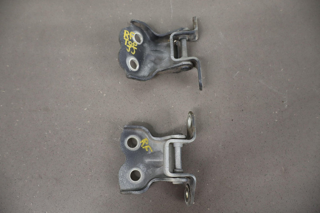 1991 - 1997 Toyota Land Cruiser FJ80 Front Right Upper & Lower Door Hinges Tested