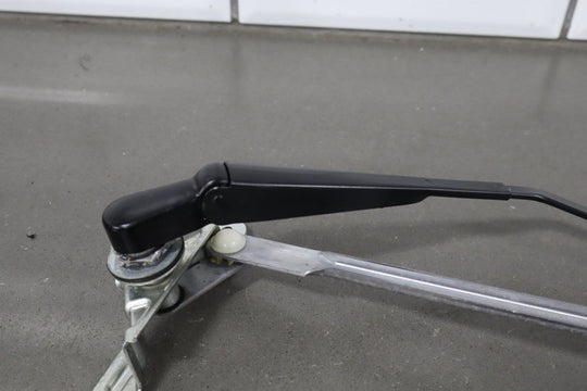 1991 - 1997 Toyota Land Cruiser FZJ80 - Rear Wiper Motor W/Arm *No Blade*