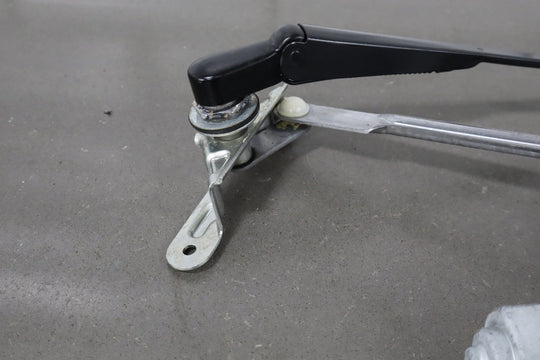 1991 - 1997 Toyota Land Cruiser FZJ80 - Rear Wiper Motor W/Arm *No Blade*