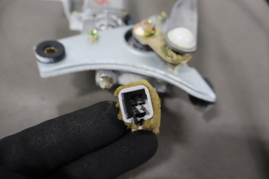 1991 - 1997 Toyota Land Cruiser FZJ80 - Rear Wiper Motor W/Arm *No Blade*