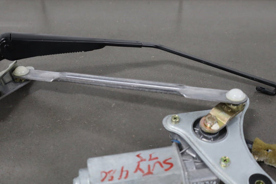 1991 - 1997 Toyota Land Cruiser FZJ80 - Rear Wiper Motor W/Arm *No Blade*