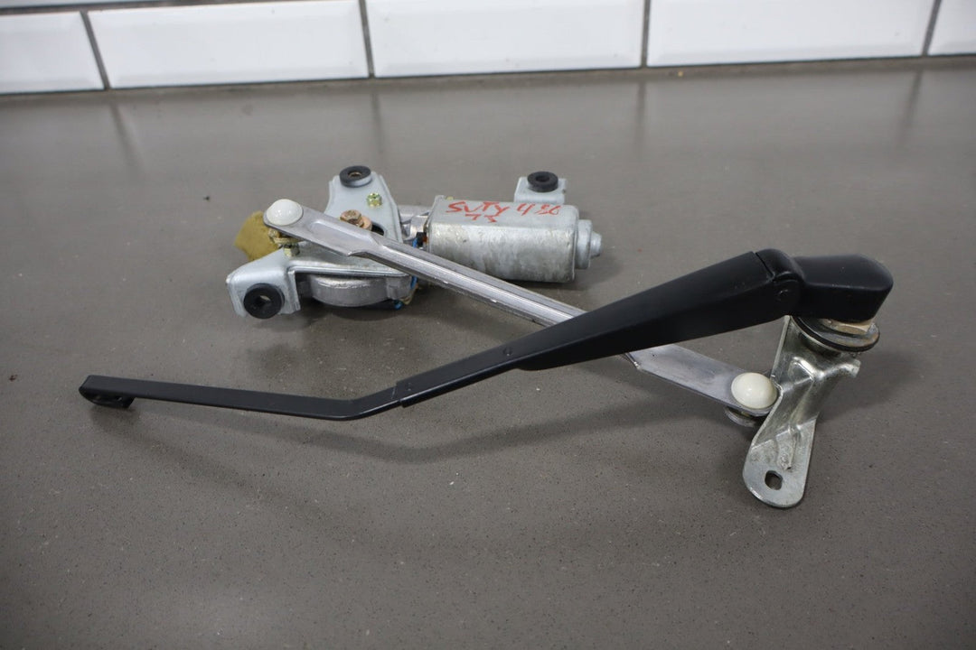 1991 - 1997 Toyota Land Cruiser FZJ80 - Rear Wiper Motor W/Arm *No Blade*