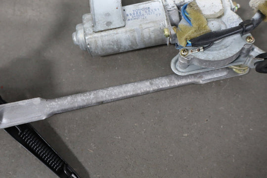 1991 - 1997 Toyota Land Cruiser FZJ80 - Rear Wiper Motor W/Arm *No Blade*