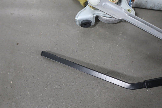 1991 - 1997 Toyota Land Cruiser FZJ80 - Rear Wiper Motor W/Arm *No Blade*