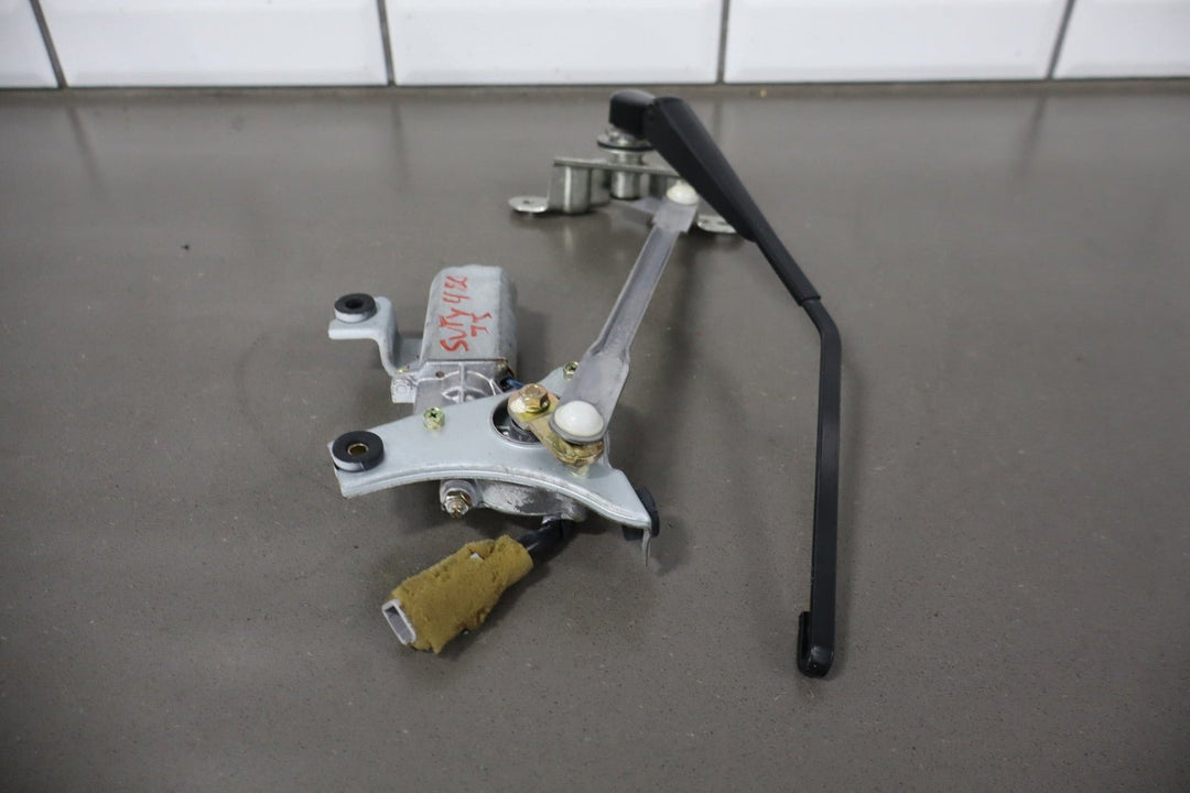 1991 - 1997 Toyota Land Cruiser FZJ80 - Rear Wiper Motor W/Arm *No Blade*