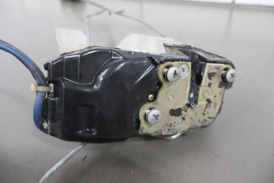 1991 - 1997 Toyota Land Cruiser FZJ80 - Right Front Door Latch