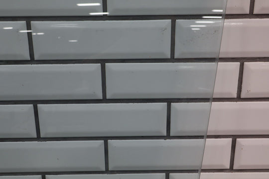 1991 - 1997 Toyota Land Cruiser Left LH Driver Front Door Window Glass Only