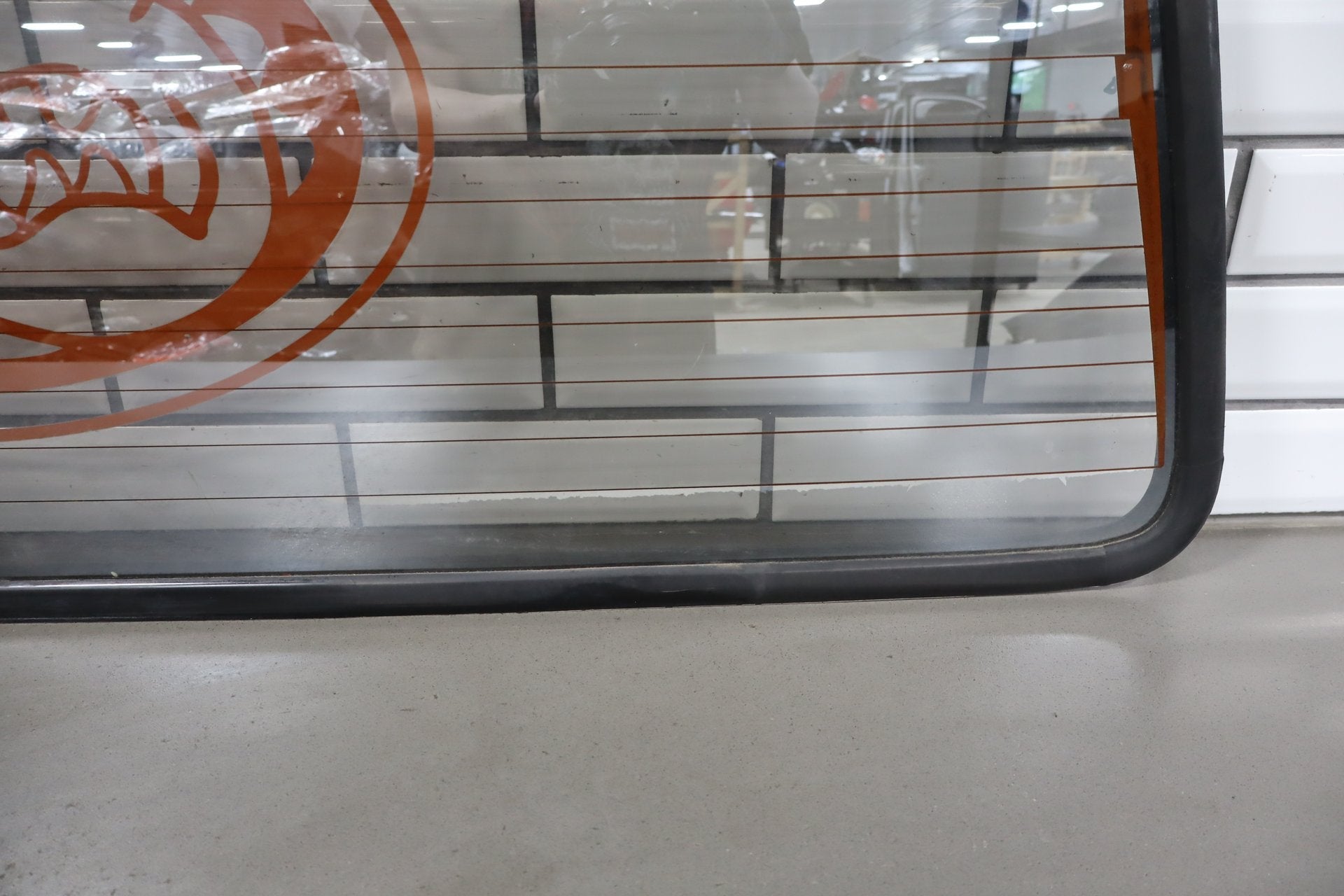 1991-1997 Toyota Land Cruiser Lexus LX450 Back Window Rear Glass 6813160151