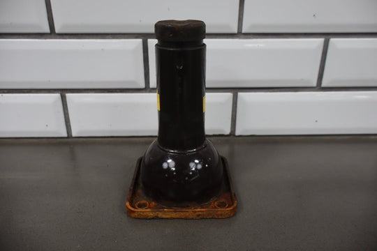 1991 - 1997 Toyota Land Cruiser, Lexus LX450 FJ80 FZJ80 Emergency Bottle Jack