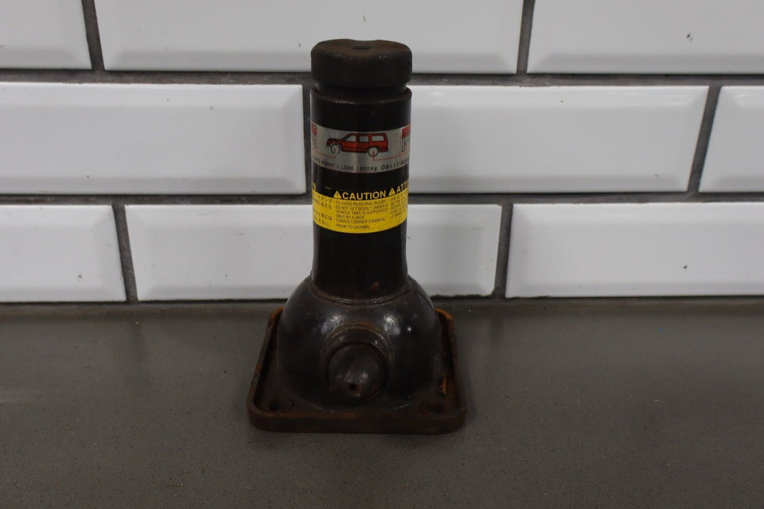 1991 - 1997 Toyota Land Cruiser, Lexus LX450 FJ80 FZJ80 Emergency Bottle Jack