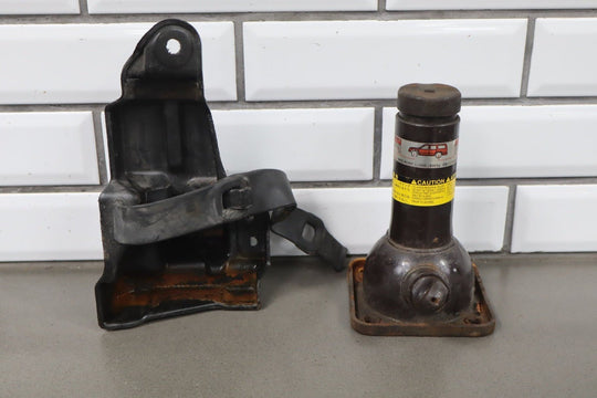 1991 - 1997 Toyota Land Cruiser, Lexus LX450 FJ80 FZJ80 Emergency Bottle Jack