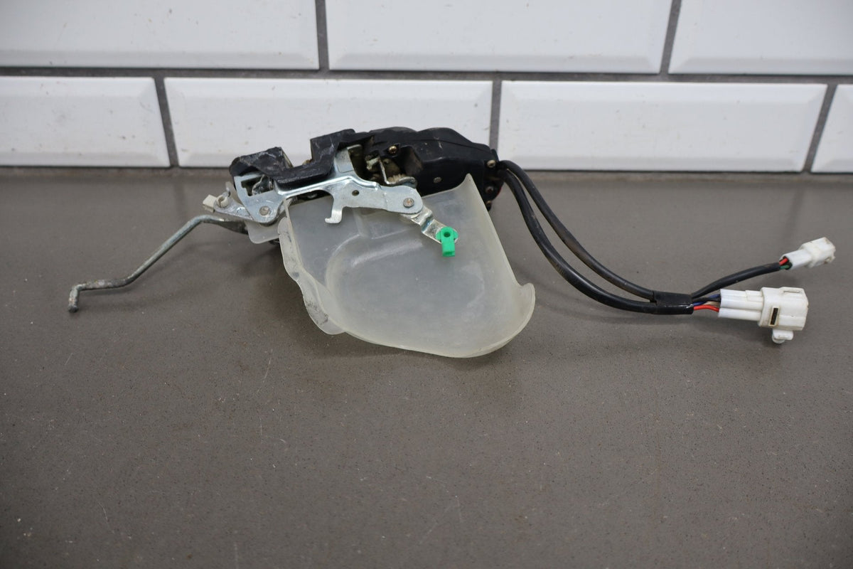 1991-1997 Toyota Land Cruiser, Lexus LX450 FZJ80 - Right Front Door Latch