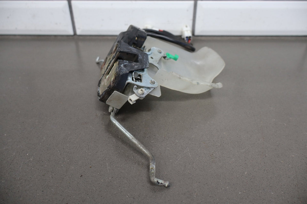 1991-1997 Toyota Land Cruiser, Lexus LX450 FZJ80 - Right Front Door Latch