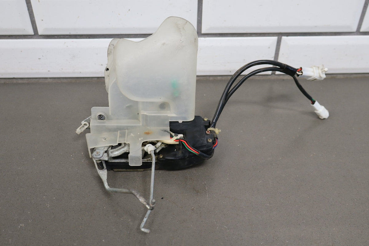 1991-1997 Toyota Land Cruiser, Lexus LX450 FZJ80 - Right Front Door Latch