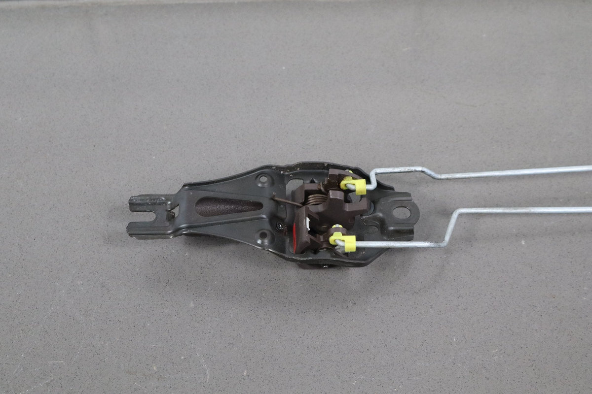 1991-1997 Toyota Land Cruiser, Lexus LX450 FZJ80 - Right Front Door Latch
