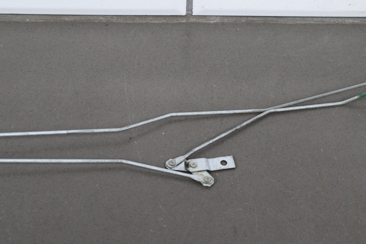 1991-1997 Toyota Land Cruiser, Lexus LX450 FZJ80 - Right Front Door Latch