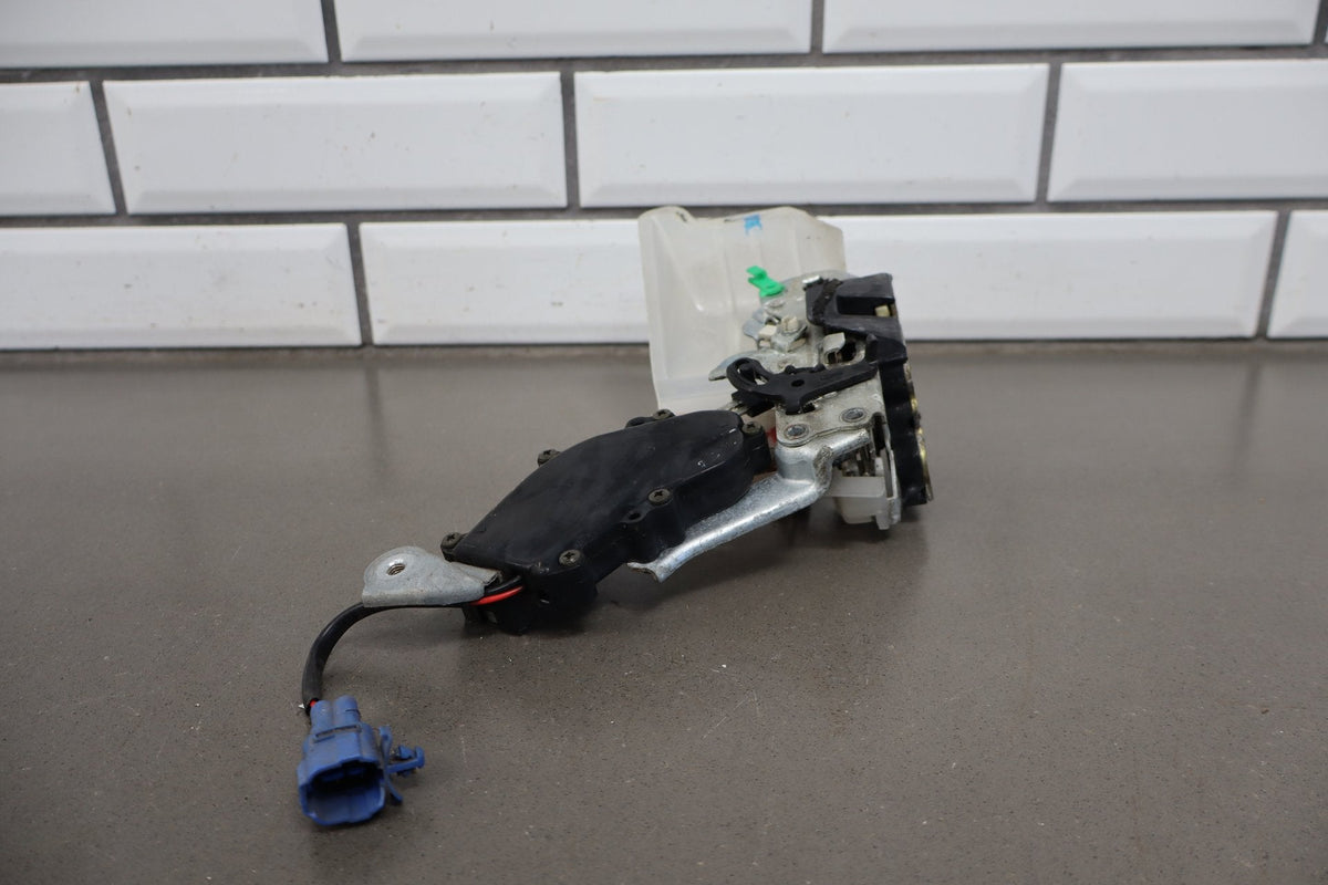 1991-1997 Toyota Land Cruiser Lexus LX450 Right Rear Door Latch 6933060060