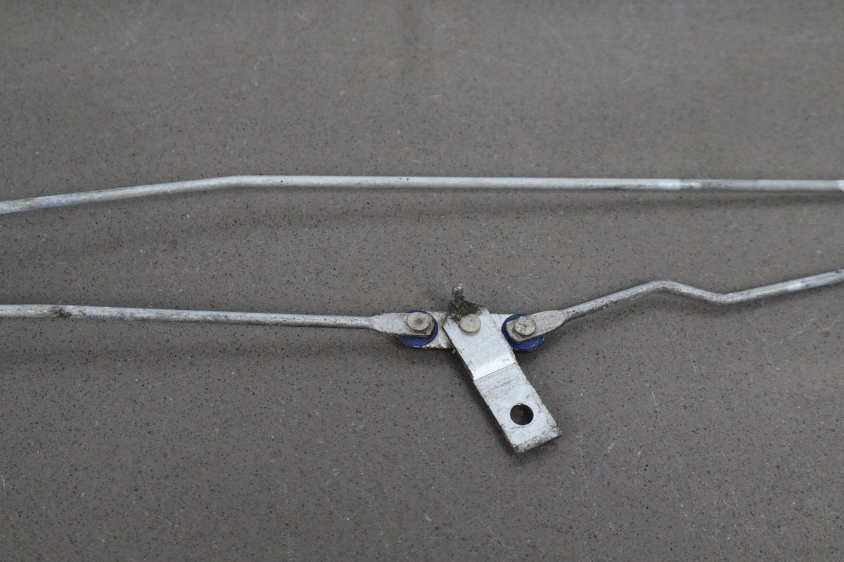 1991-1997 Toyota Land Cruiser Lexus LX450 Right Rear Door Latch 6933060060